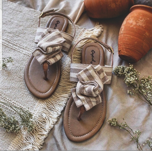 🚨LAST PAIR// Beige Blush Bow thong Sling back Sandal - Picture 3 of 4